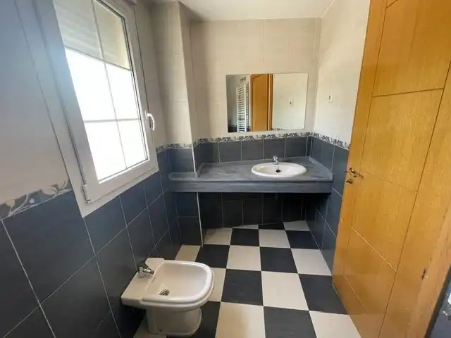 Bathroom of Flat for sale in Madrid  with Heating