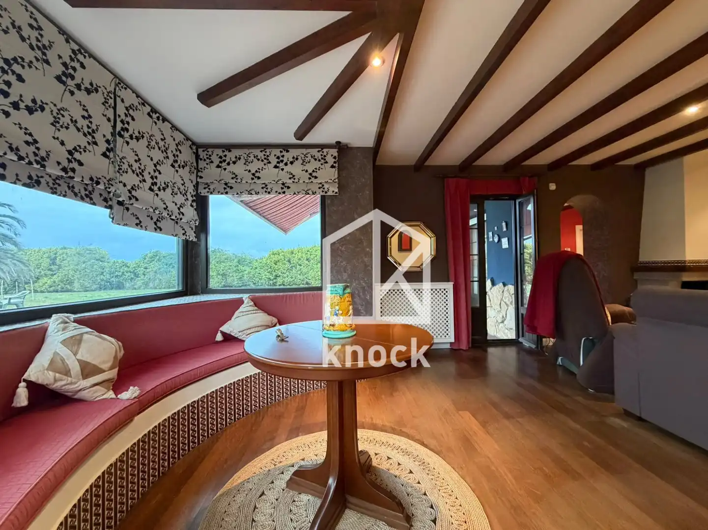 Sala d'estar de Casa o xalet en venda en Villaviciosa amb Calefacció, Jardí privat i Parquet