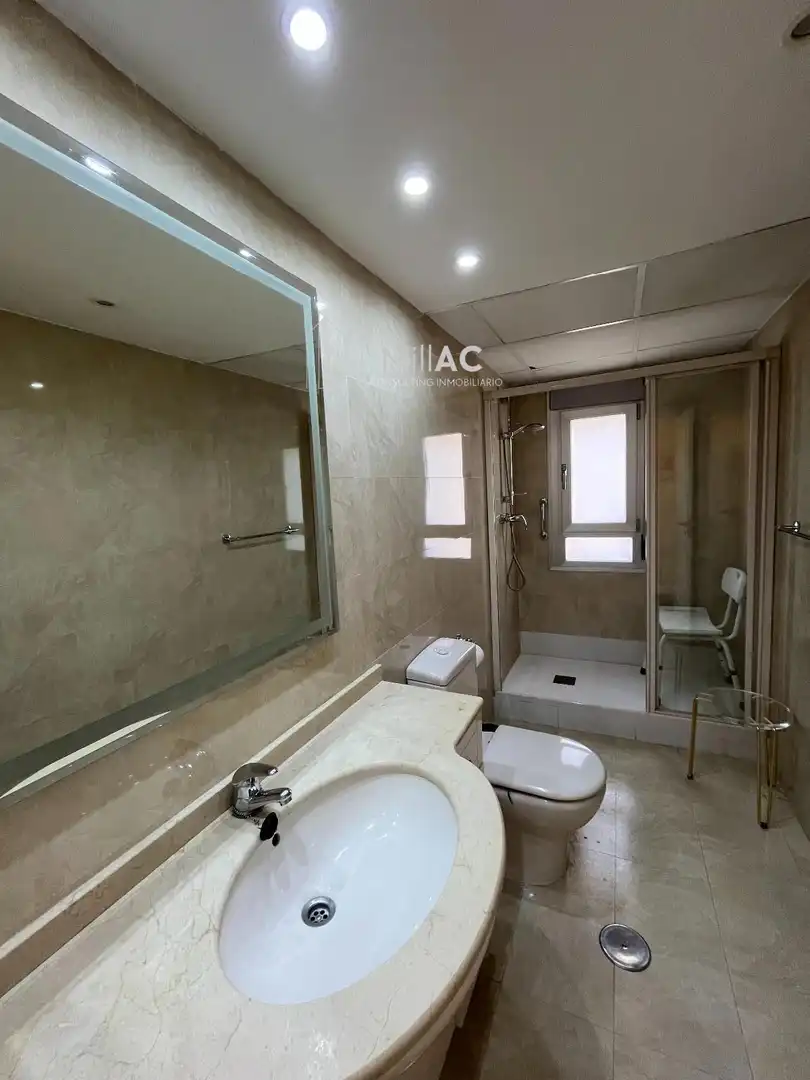 Baño de Piso en venta en Madrid con Aire acondicionado, Calefacción y Terraza