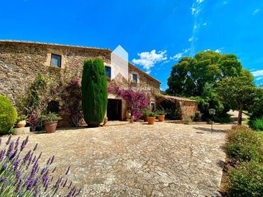 Maison rustique avec balcon à vendre à Can Gafarot