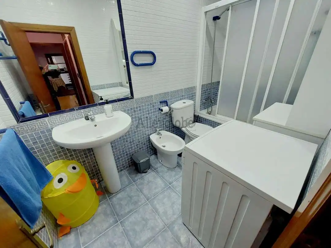 Flat for rent in Calle Padre Suárez, Santo Domingo - El Campillín