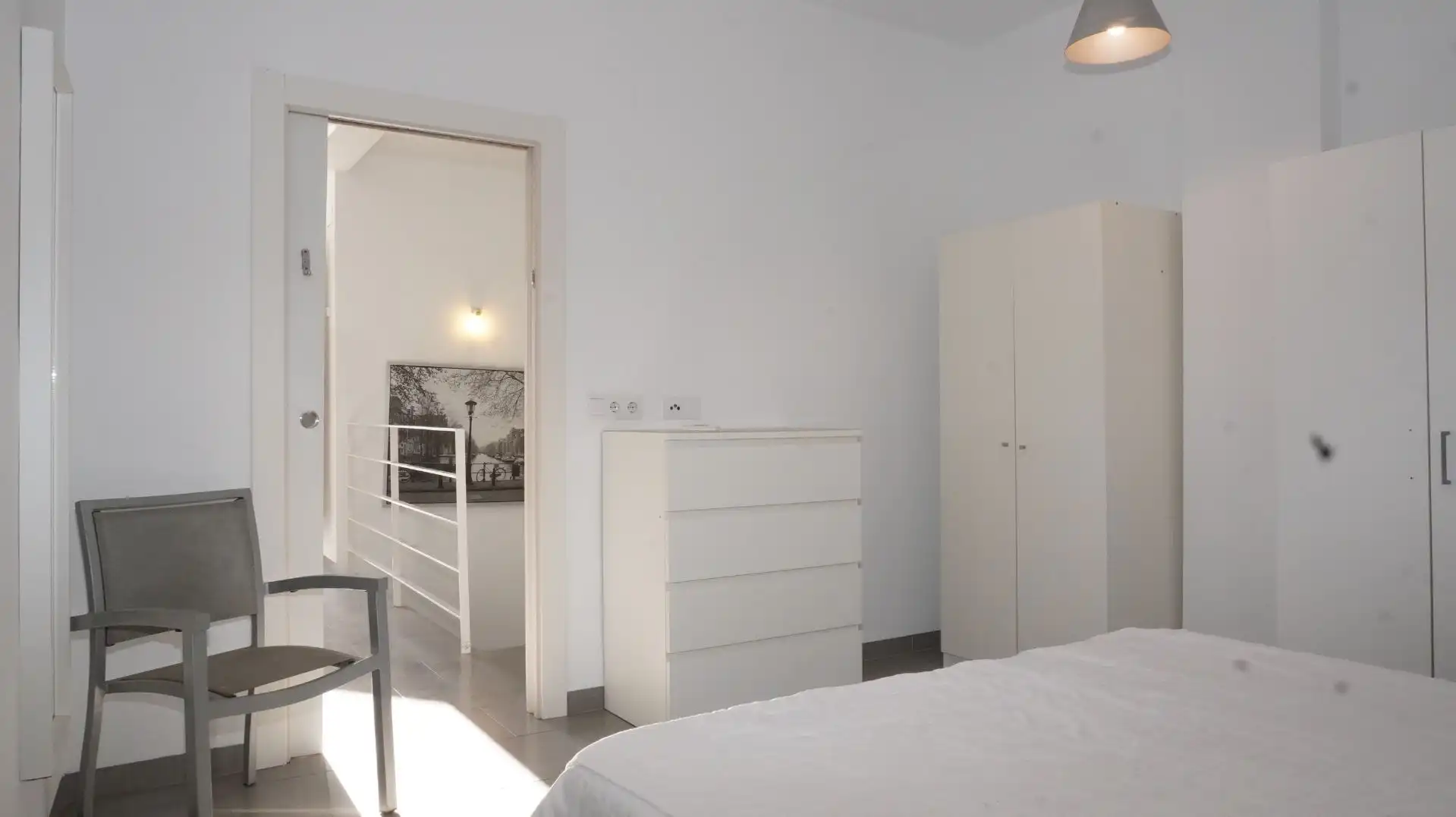 Dormitori de Àtic de lloguer en Motril amb Aire condicionat, Terrassa i Moblat