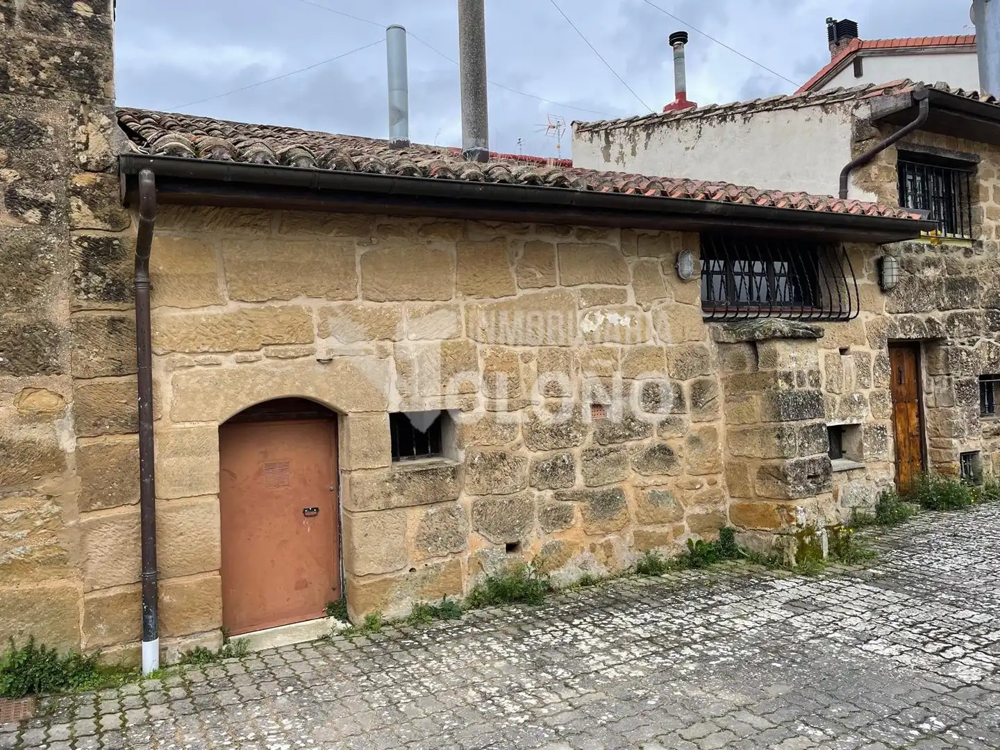 Vista exterior de Local en venda en Labastida / Bastida amb Moblat