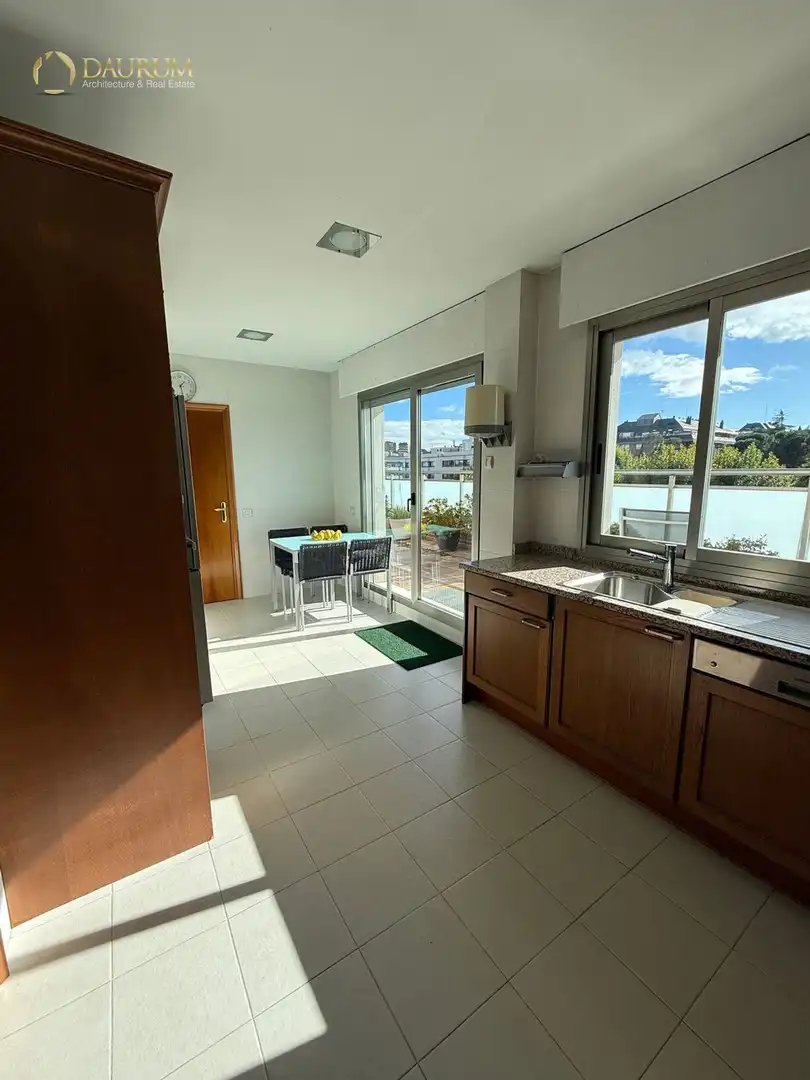 Cocina de Ático en venta en Madrid con Aire acondicionado, Calefacción y Terraza