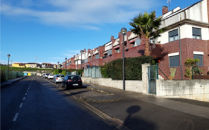 Vista exterior de Apartament en venda en Miengo amb Jardí privat i Terrassa