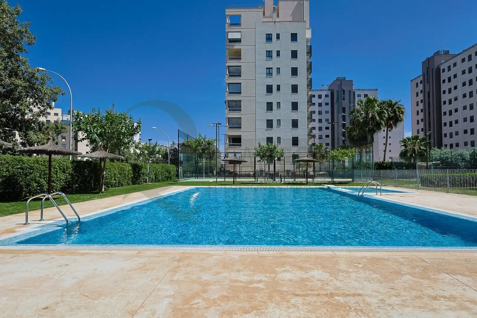 Piscina de Piso en venta en Alicante / Alacant con Jardín privado, Terraza y Trastero