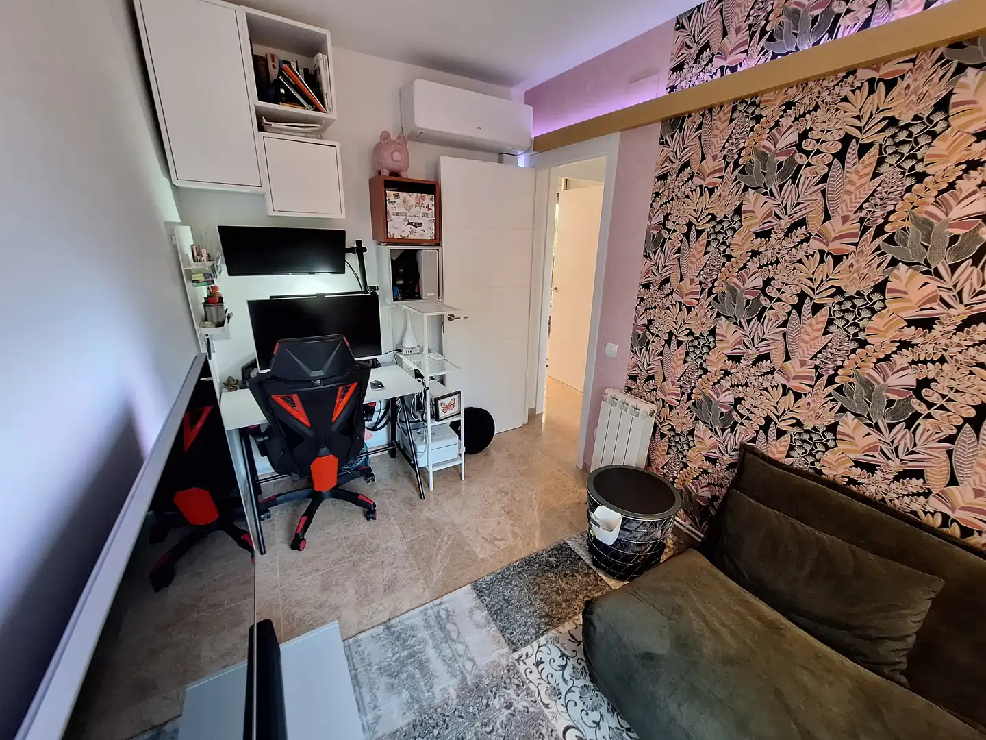 Bedroom of Attic for rent in Sitges  with Air Conditioner, Heating and Parquet flooring