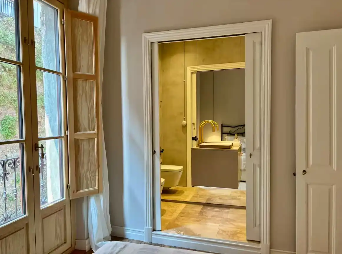 Bathroom of Apartments for rent in Bilbao   with Air Conditioner, Heating and Parquet flooring