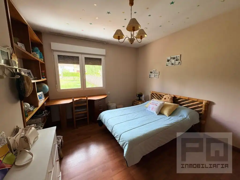 Schlafzimmer von Haus oder Chalet zum Verkauf in Las Navas del Marqués  mit Ofen, Waschmaschine und Mikrowelle