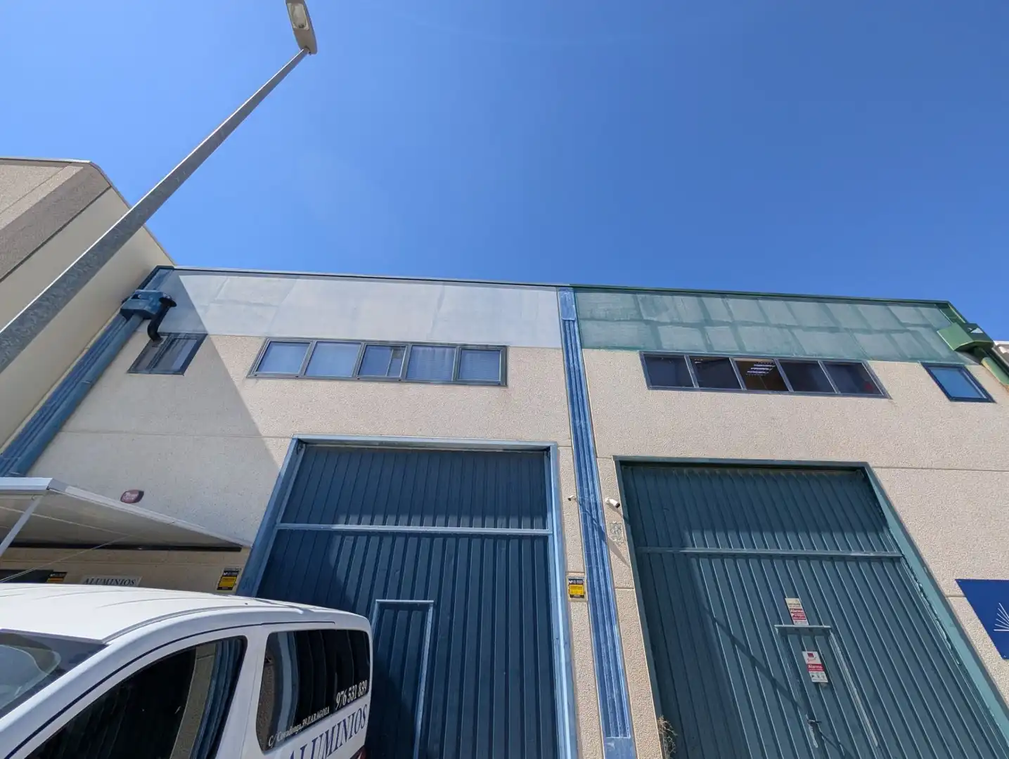 Vista exterior de Nave industrial en venta en Cuarte de Huerva