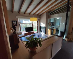 Sala d'estar de Casa o xalet en venda en Villafufre amb Aire condicionat, Terrassa i Balcó