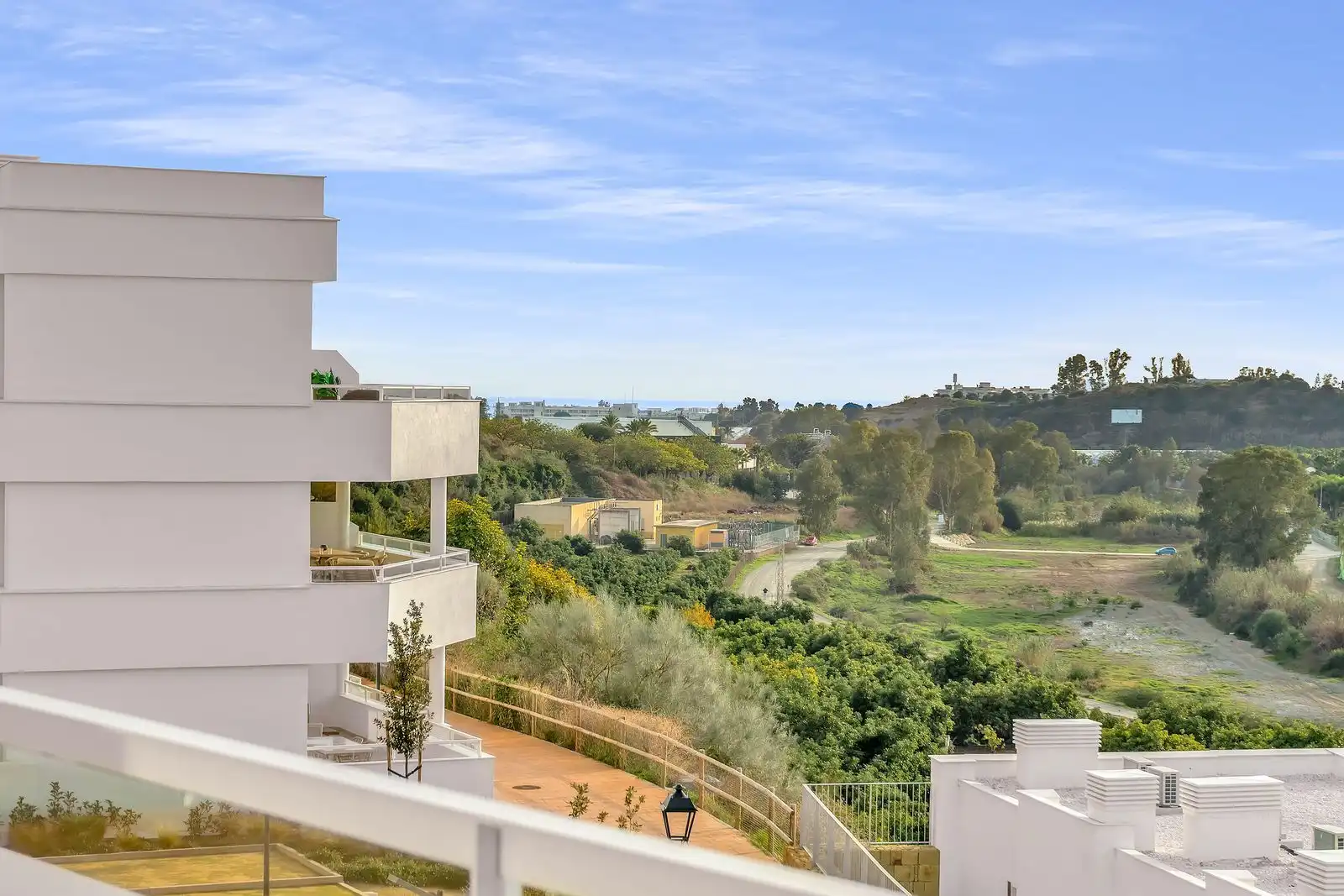 Vista exterior de Apartament en venda en Estepona amb Terrassa, Traster i Moblat