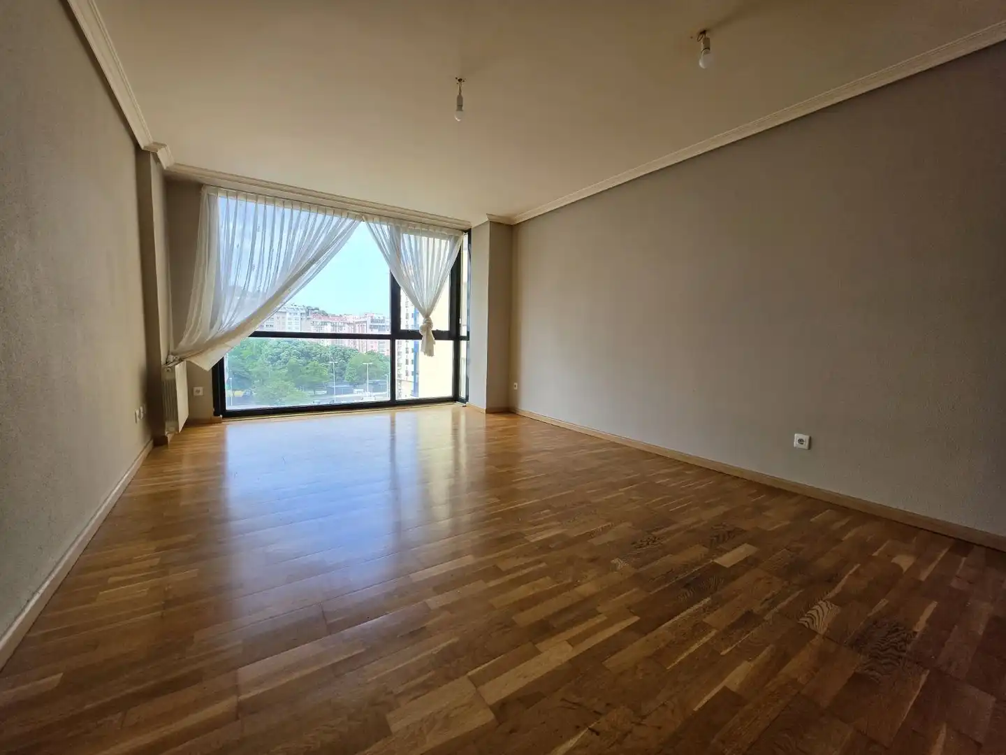 Sala de estar de Piso de alquiler en A Coruña Capital  con Calefacción