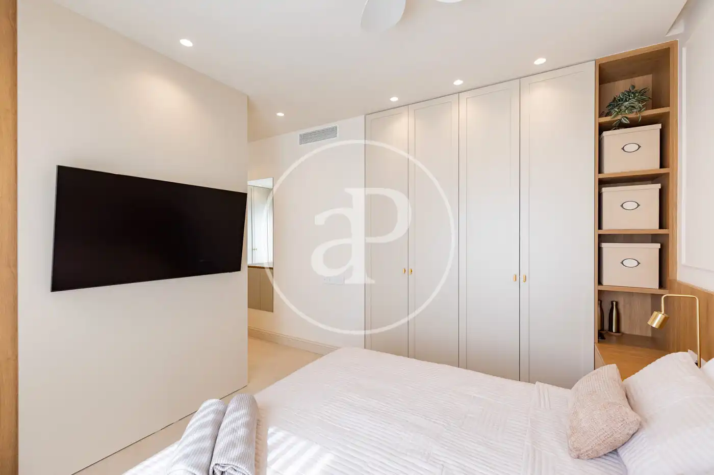 Bedroom of Flat for sale in Barcelona  with Air Conditioner, Heating and Furnished