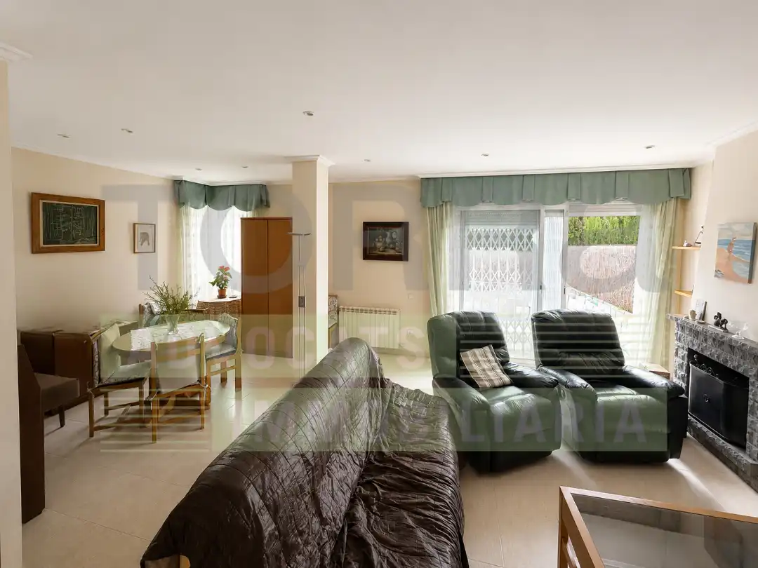 Casa pareada con terraza en venta en Carrer de Josep Tarradellas, imagen 10