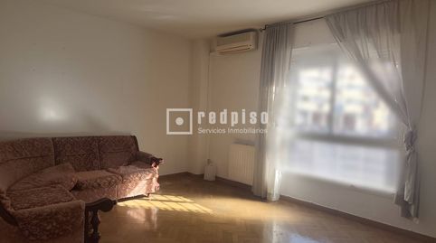 Foto 4 de Piso en venta en De Miguel de Unamuno, Ventas, Madrid Capital