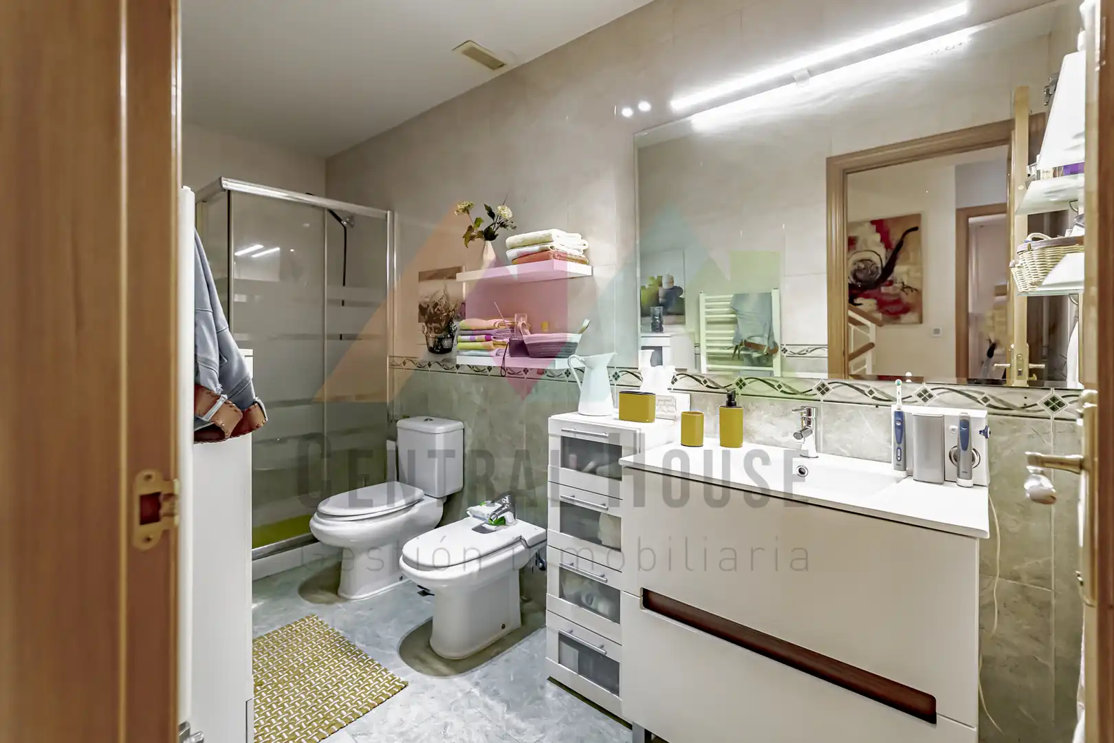 Baño de Casa adosada en venta en Guadalajara con Aire acondicionado, Calefacción y Jardín privado