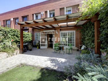 Villa con giardino in vendita a Avenida Europa