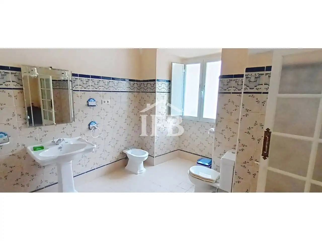 Bathroom of Houses for sale in Herreruela  with Terrace and Swimming Pool