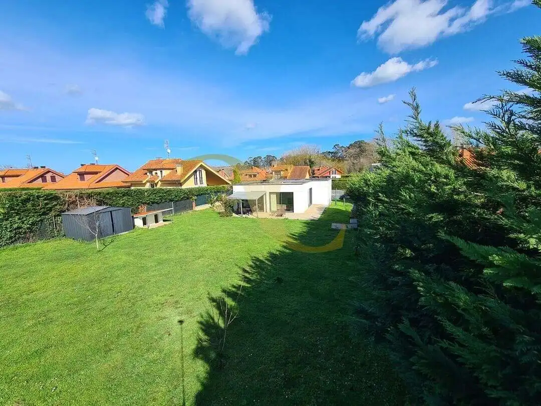 Casa o xalet en venda en Gijón  amb Calefacció, Jardí privat i Terrassa