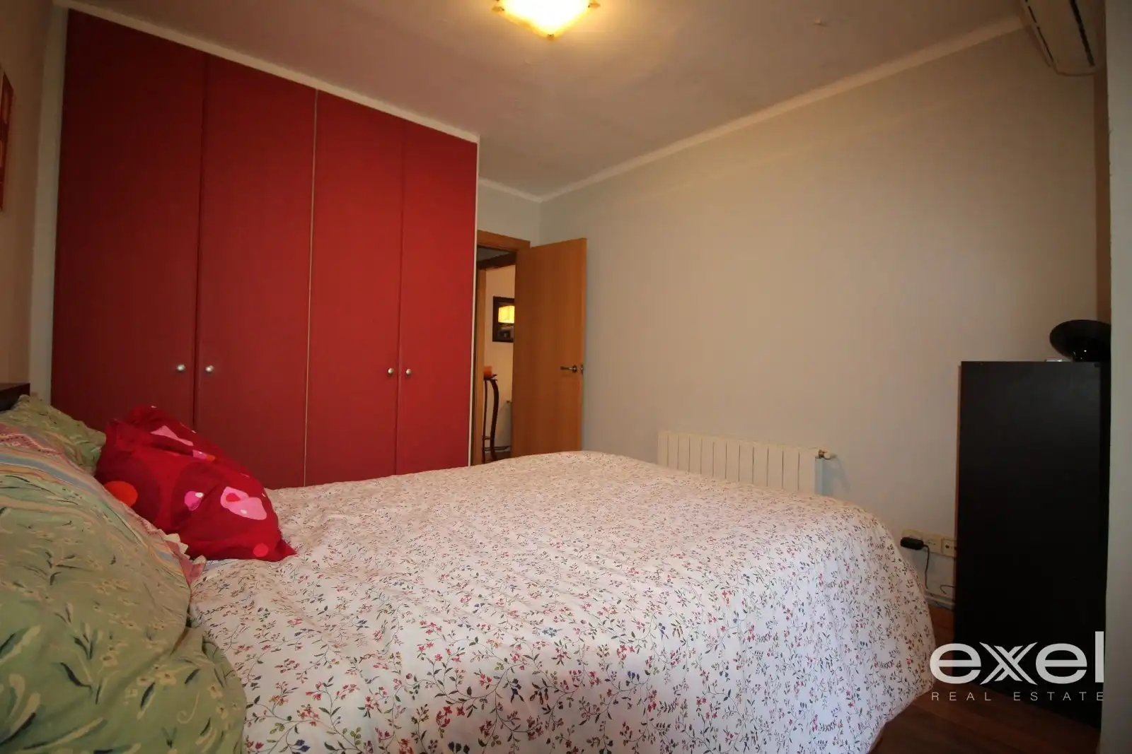 Habitación de Ático en venta en Sant Joan Despí con Aire acondicionado, Calefacción y Parquet