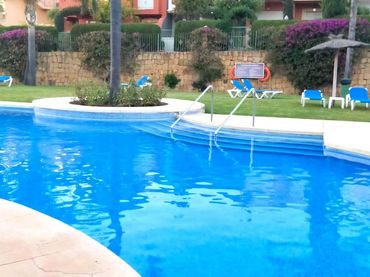 Casa amb piscina en venda a Nueva Andalucía