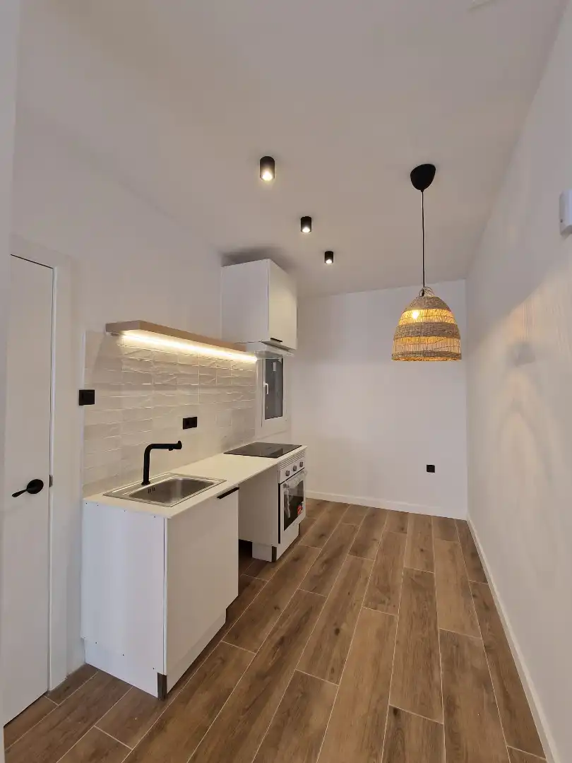 Cuina de Local en venda en Barcelona amb Alarma