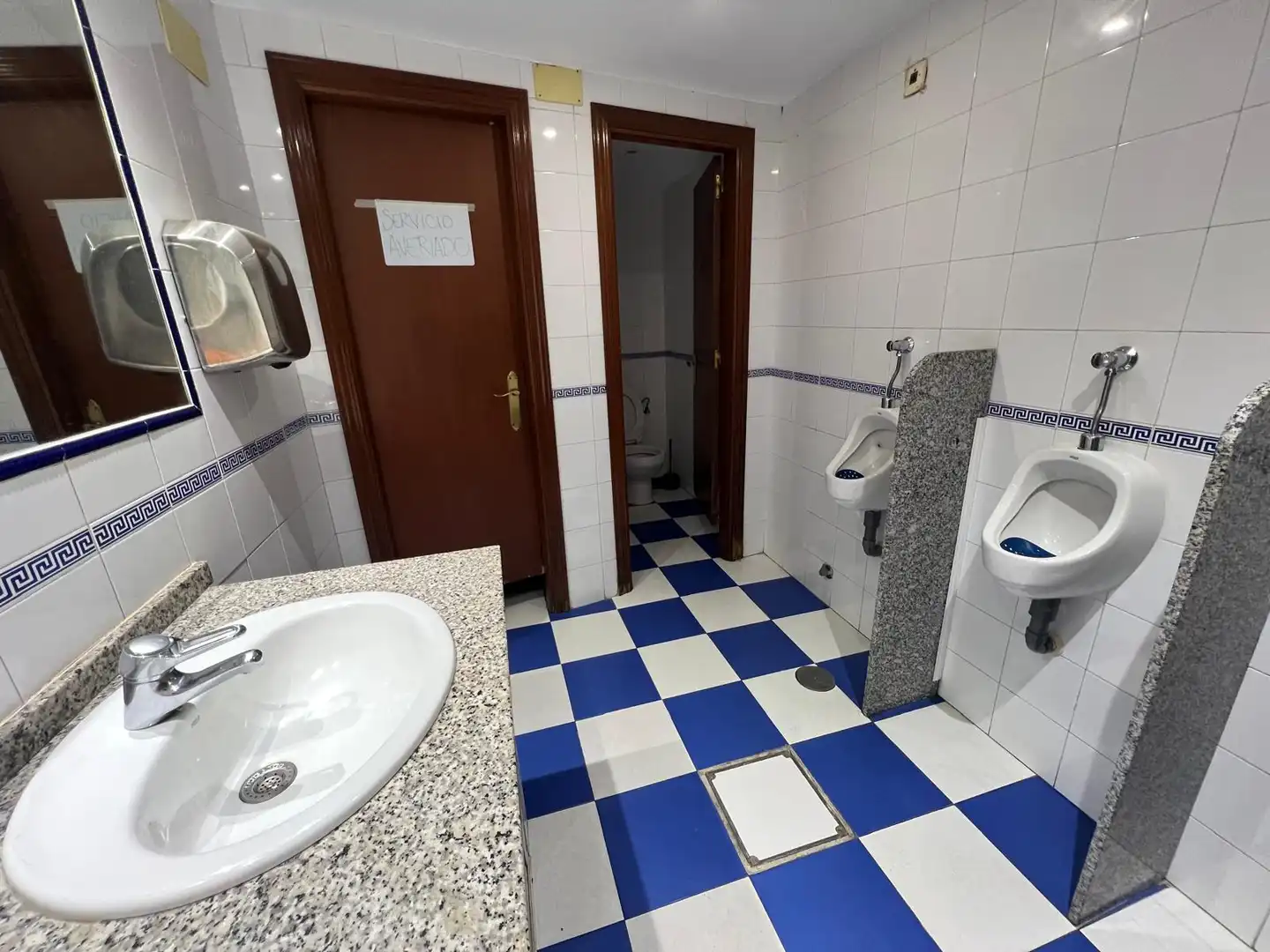 Business premises for transfer in Torres de la Alameda, imagen 31