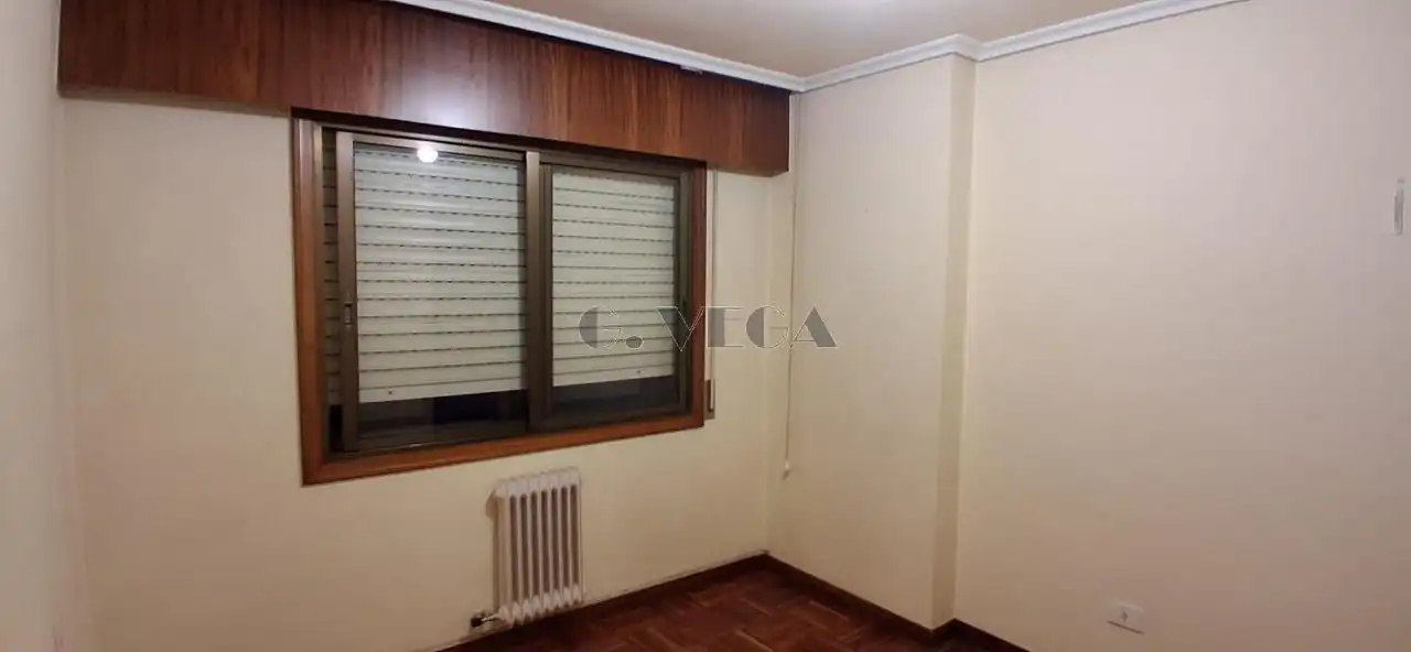 Habitación de Piso en venta en Vigo  con Calefacción, Parquet y Trastero