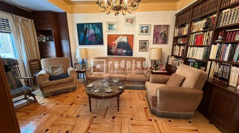 EXCELENTE VIVIENDA CON TRES HABITACIONES Y DOS BAÑOS EN CALLE AZCONA, imatge 3