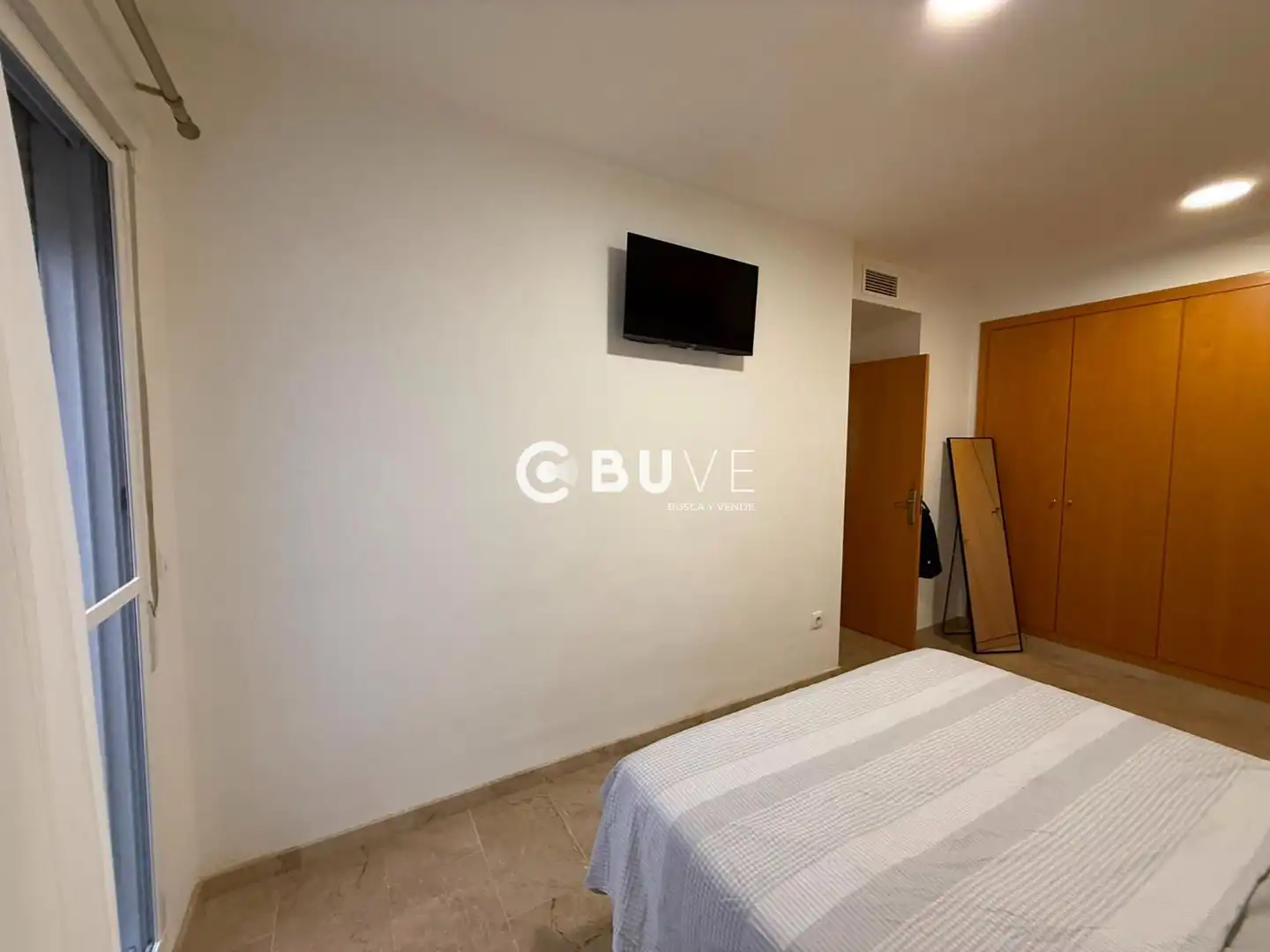 Bedroom of Flat for sale in Ador  with Air Conditioner, Terrace and Furnished
