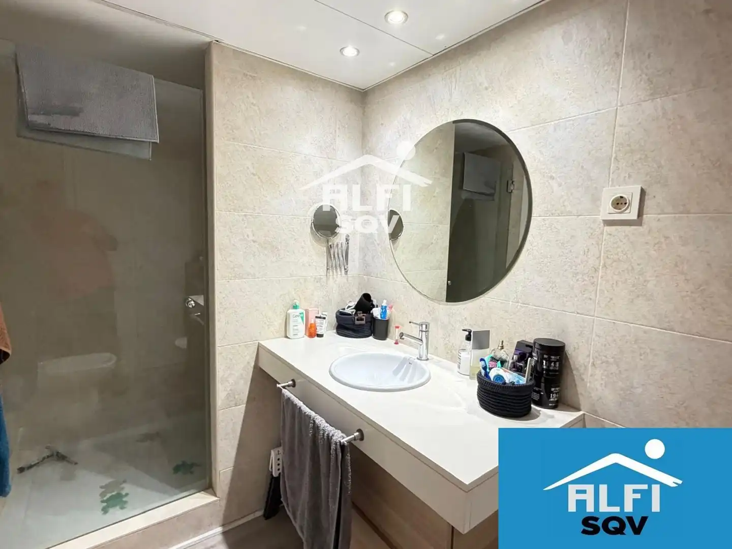 Baño de Piso en venta en Sabadell con Aire acondicionado, Calefacción y Terraza