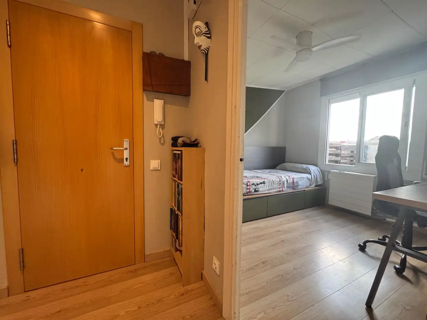 Habitación de Ático en venta en Igualada con Calefacción, Parquet y Terraza
