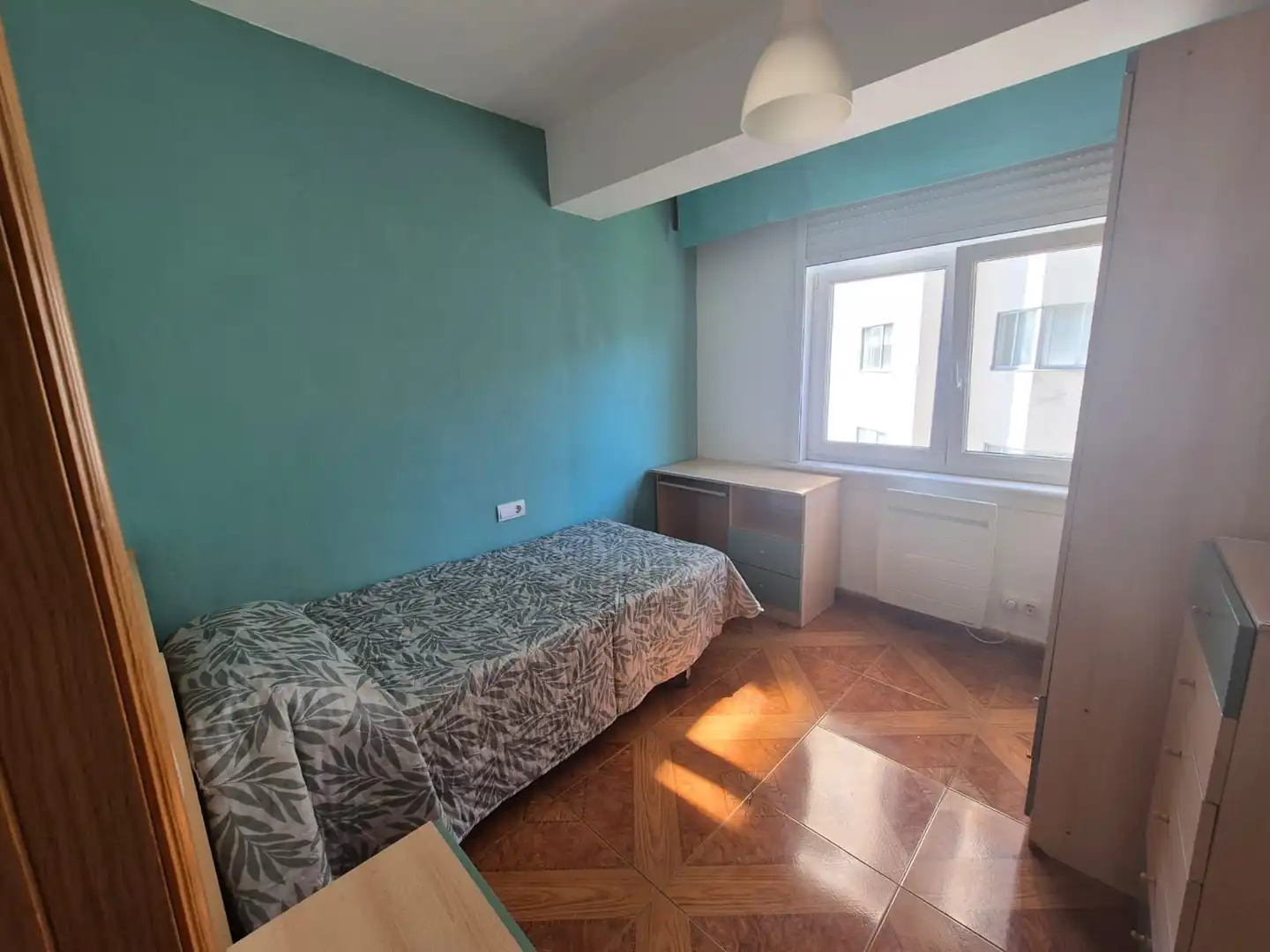 Habitación de Piso de alquiler en A Coruña Capital  con Calefacción y Amueblado