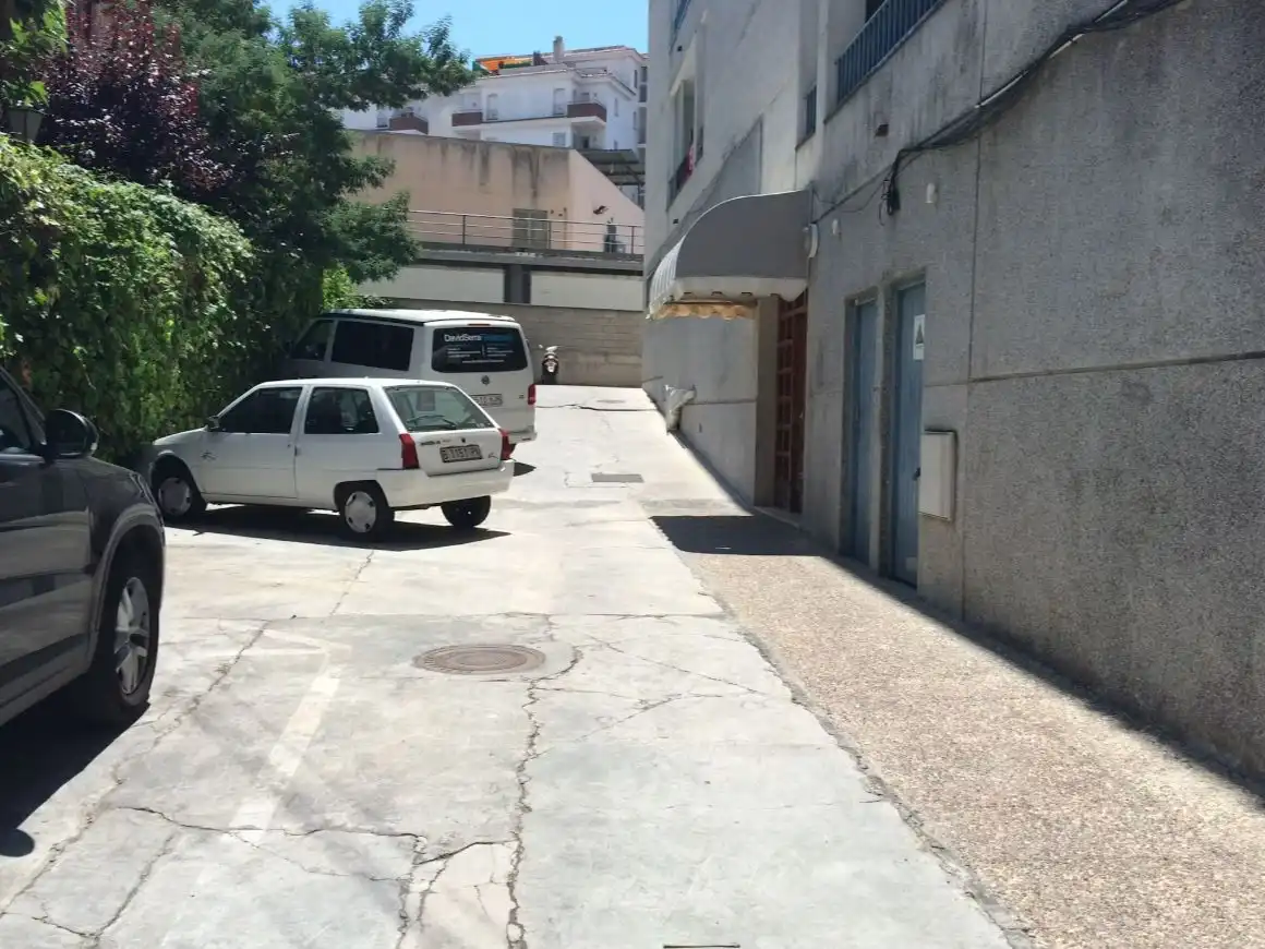 Aparcament de Estudi de lloguer en Lloret de Mar amb Aire condicionat i Balcó