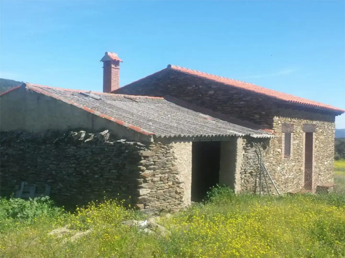 Vista exterior de Terreno en venta en Serradilla