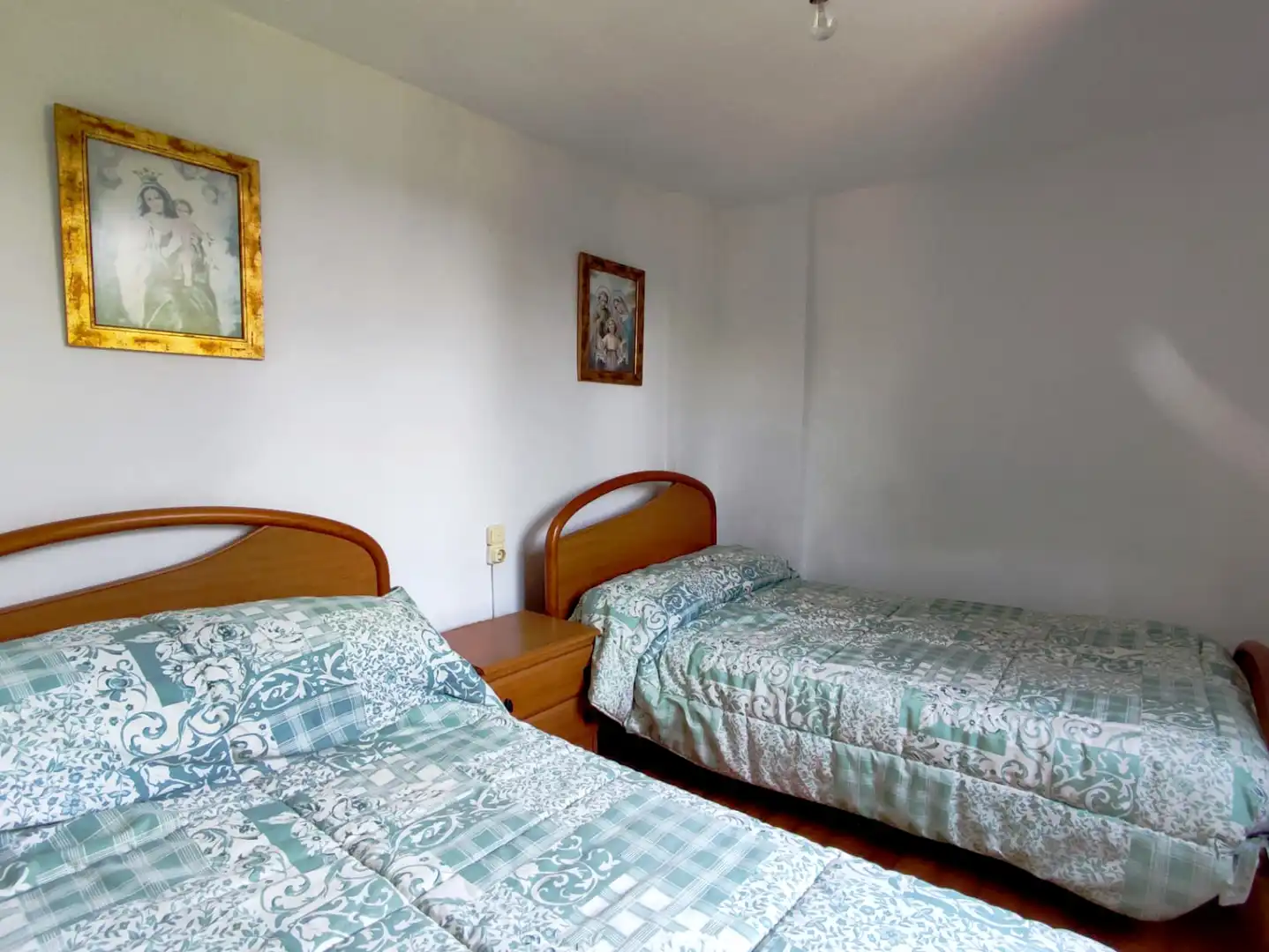 Dormitori de Casa adosada en venda en Corvera de Toranzo amb Calefacció, Jardí privat i Parquet