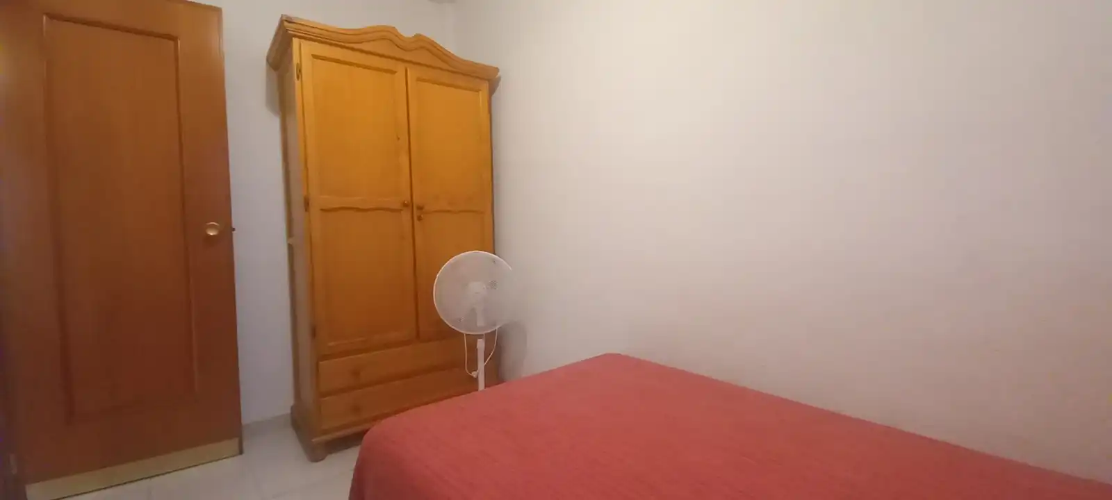 Habitación de Casa adosada de alquiler en Gandia con Terraza, Amueblado y Horno