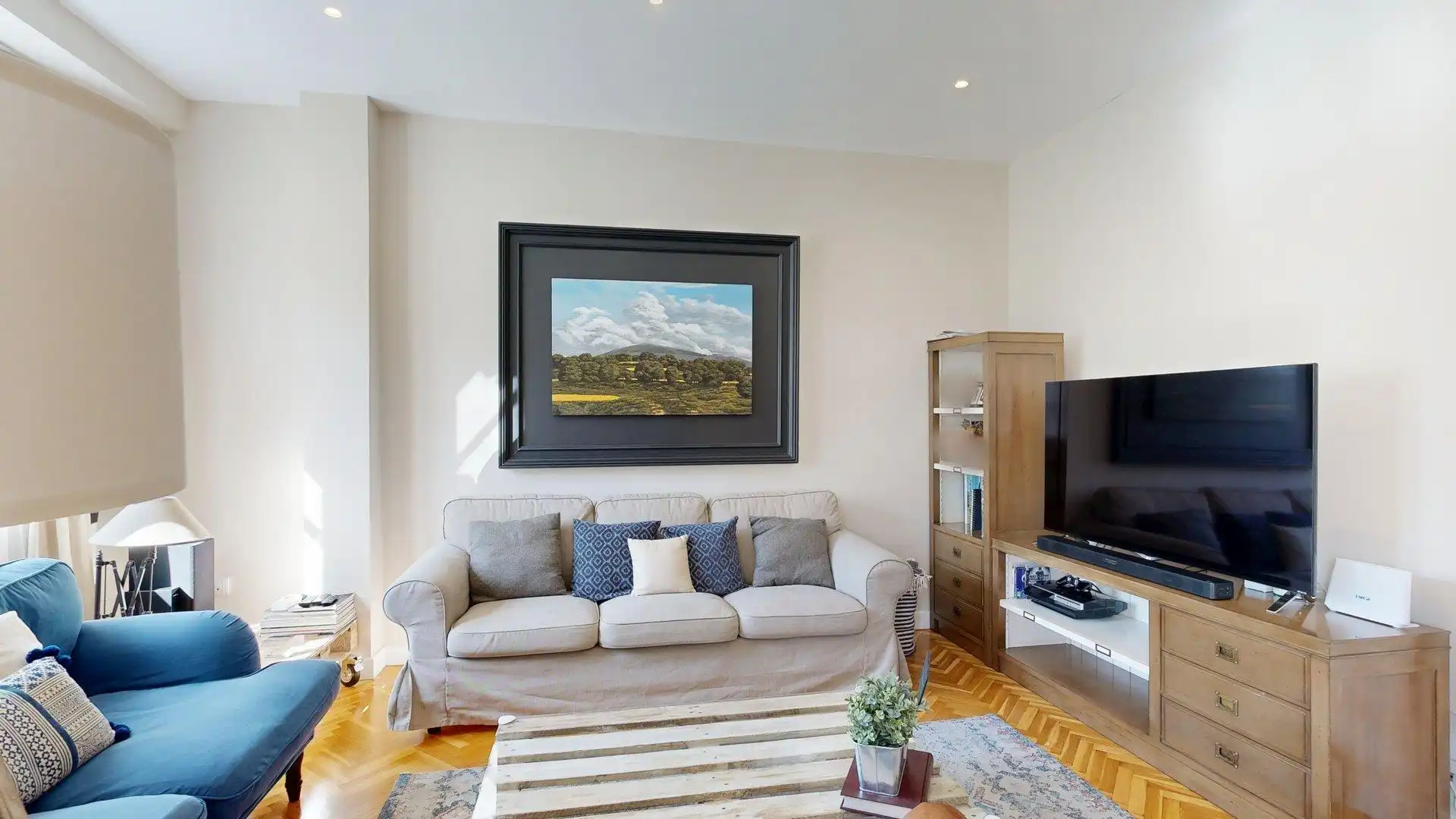 Living room of Flat for sale in Zaragoza  with Air Conditioner, Heating and Parquet flooring
