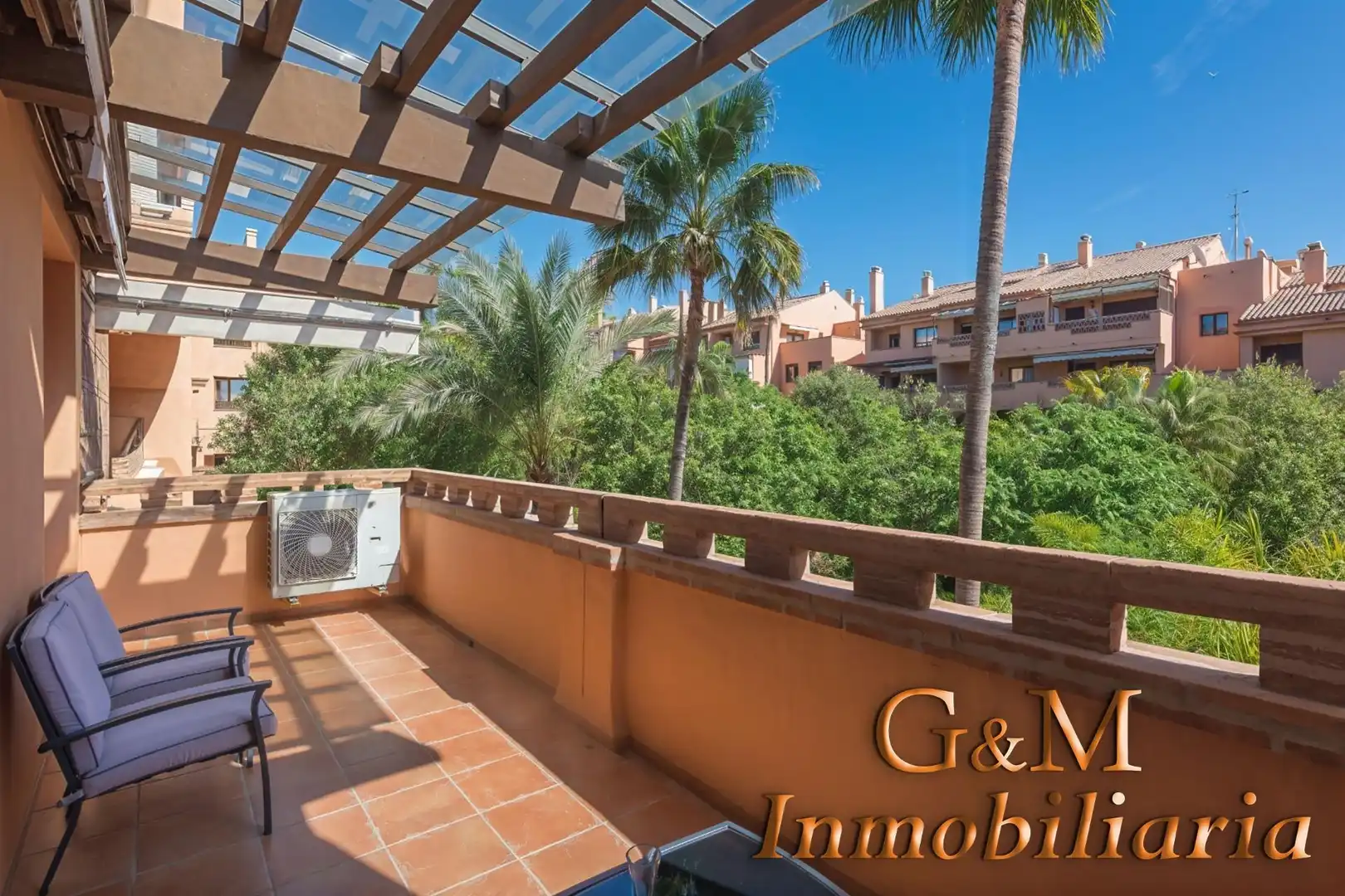 Terrassa de Pis en venda en Marbella amb Aire condicionat, Calefacció i Jardí privat