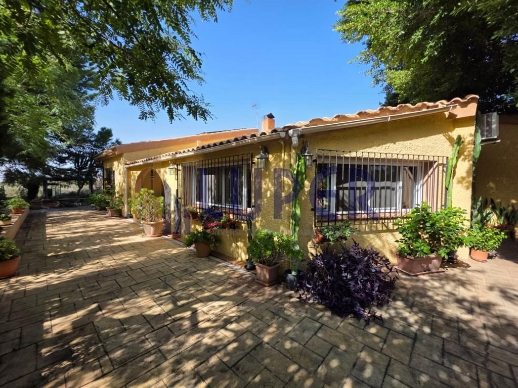 Exterior view of Country house for sale in San Vicente del Raspeig / Sant Vicent del Raspeig  with Swimming Pool