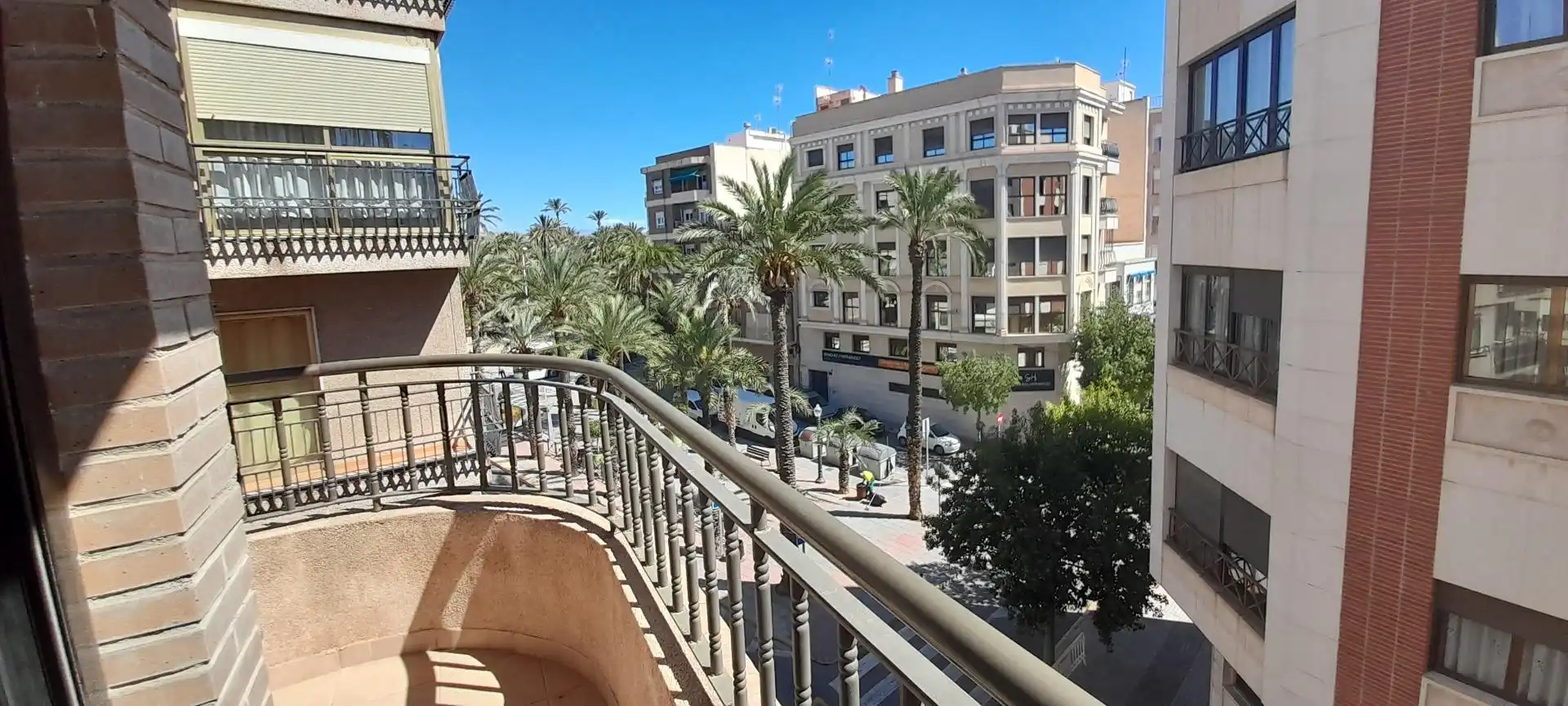 Vista exterior de Pis de lloguer en Elche / Elx amb Aire condicionat, Moblat i Balcó