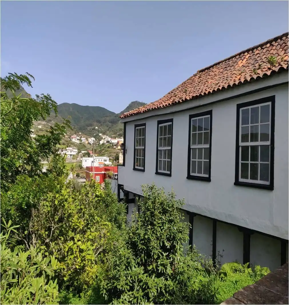 Vista exterior de Casa o xalet en venda en Tegueste amb Jardí privat, Terrassa i Balcó