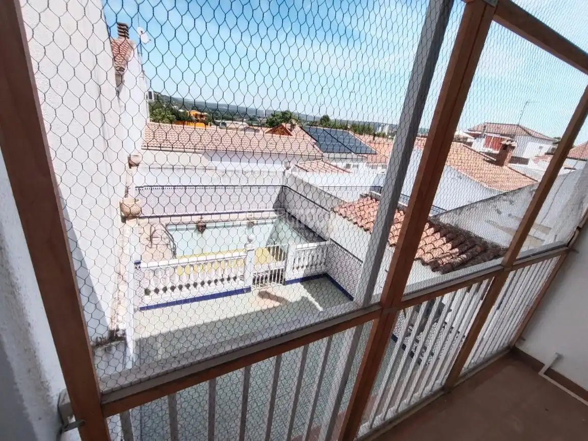 Terrassa de Casa adosada en venda en Mengíbar amb Piscina