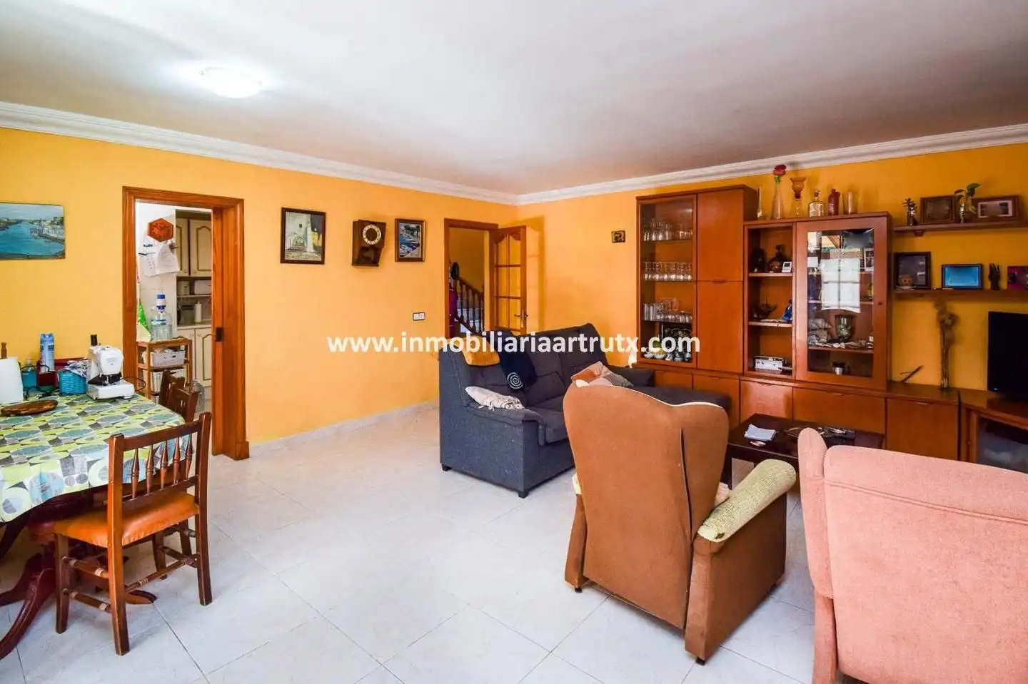 Sala d'estar de Casa o xalet en venda en Ciutadella de Menorca amb Aire condicionat, Jardí privat i Terrassa