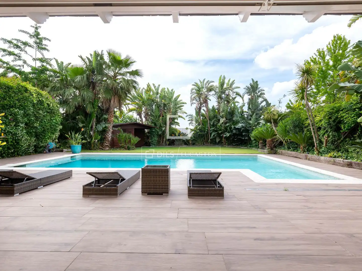 Piscina de Casa o xalet en venda en Sant Just Desvern amb Aire condicionat, Calefacció i Jardí privat
