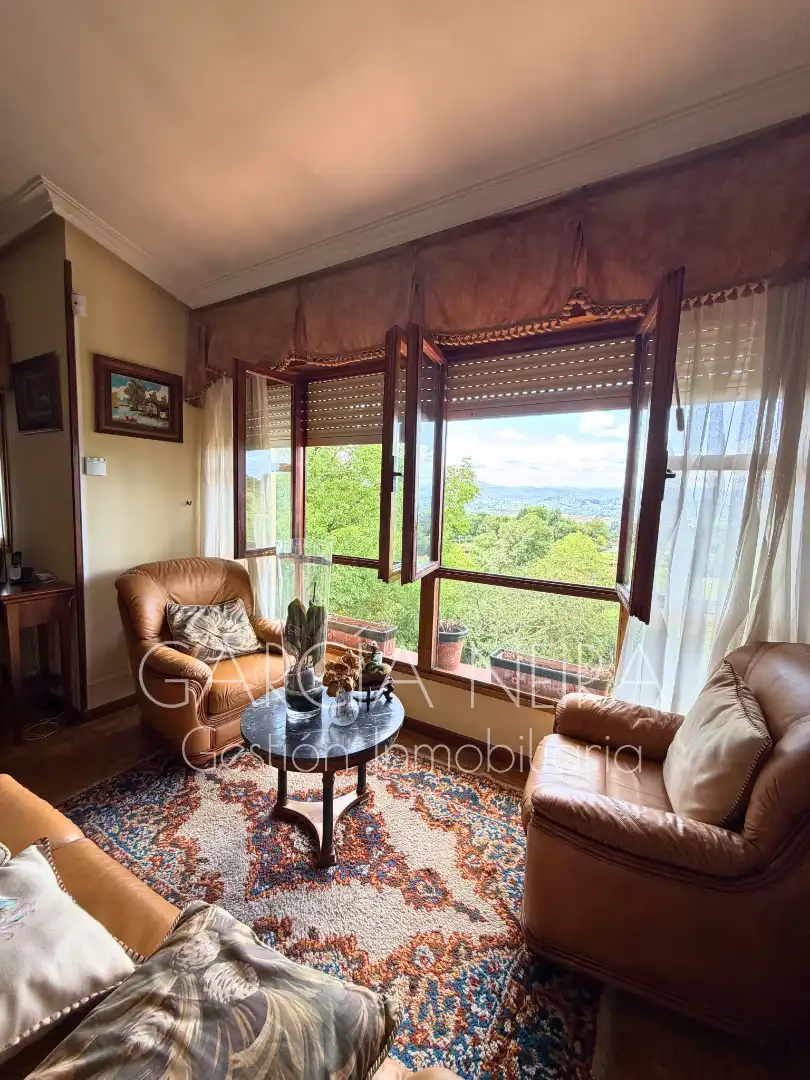 Wohnzimmer von Haus oder Chalet zum Verkauf in Siero mit Heizung, Parkett und Terrasse