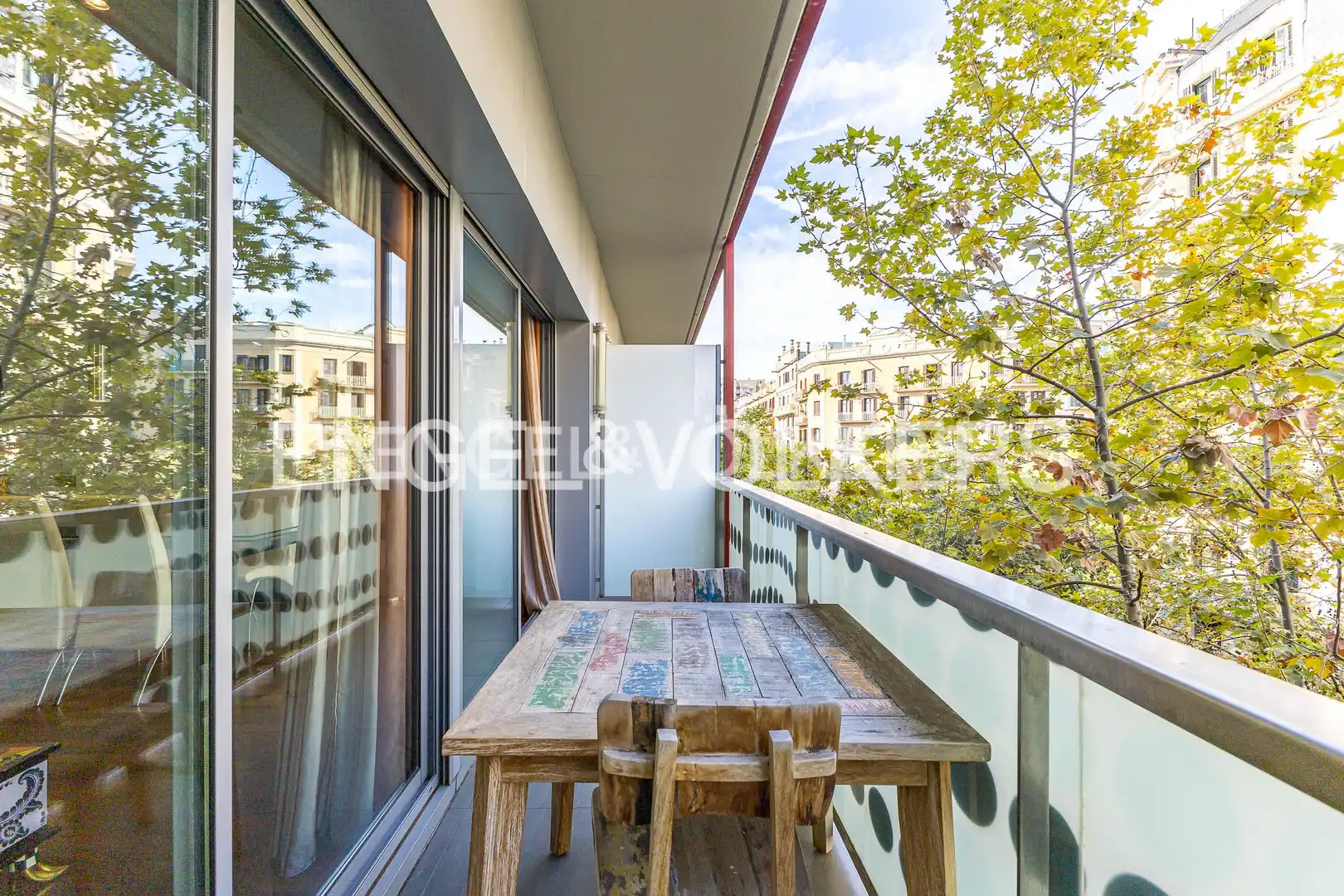 Flat with terrace for sale in Eixample