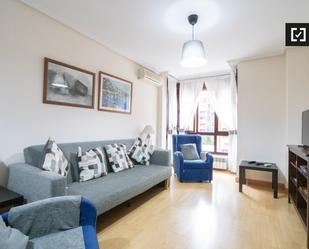 Living room of Flat to rent in  Madrid Capital  with Air Conditioner and Balcony