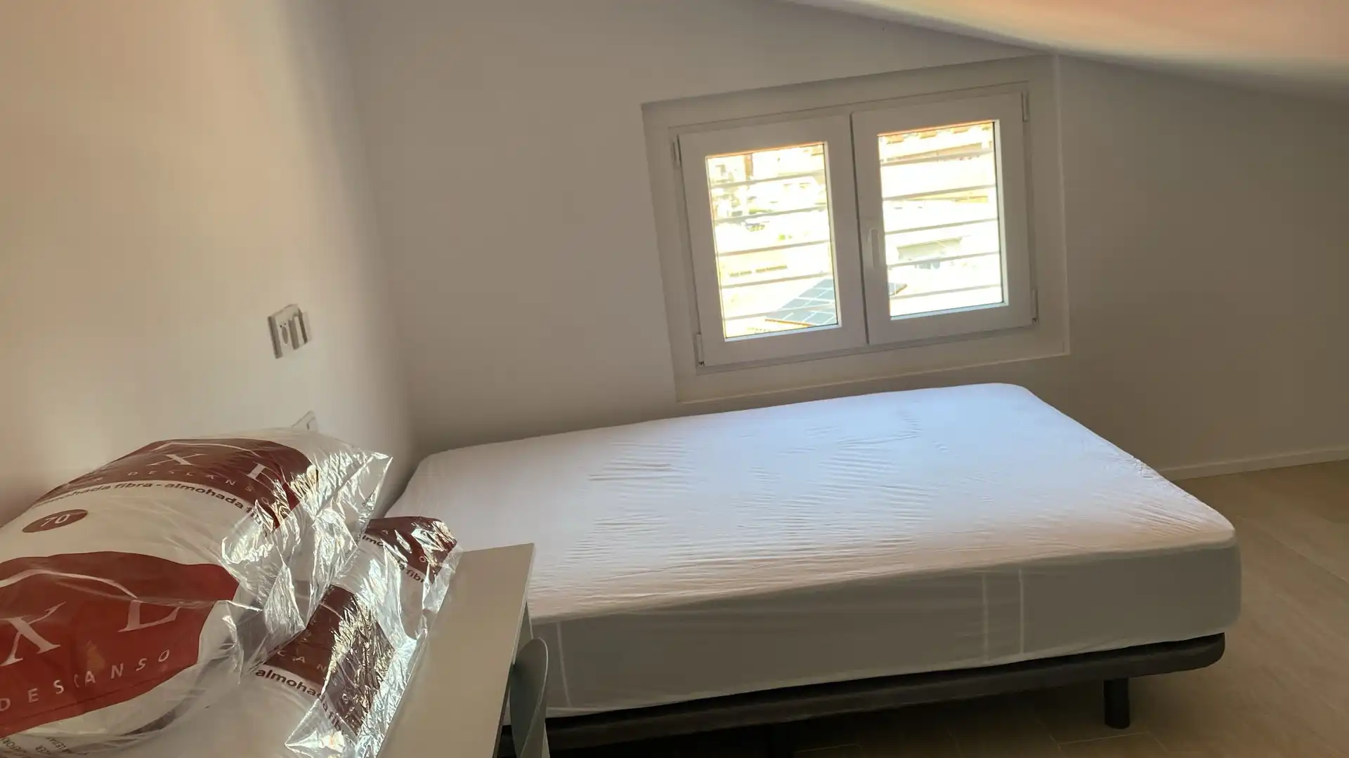 Habitación de Piso de alquiler en Vic con Calefacción, Amueblado y Microondas